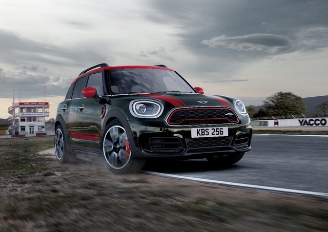 MINI Cooper S 5-Cửa - Mẫu xe thời trang đậm chất Anh cho người Việt - Ảnh 1. MINI Cooper S 5-Cửa - Mẫu xe thời trang đậm chất Anh cho người Việt - Ảnh 1.