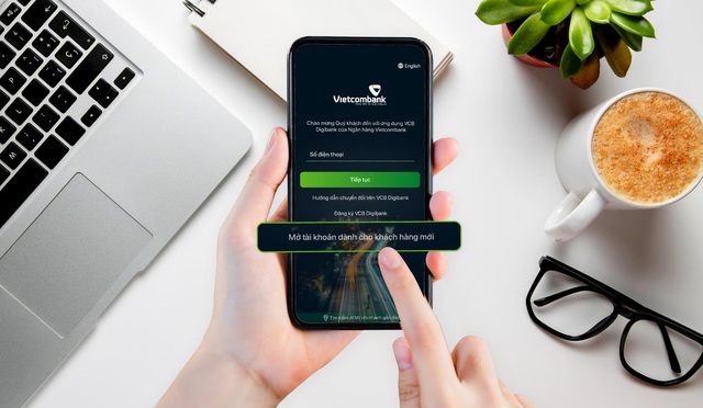 Vietcombank áp dụng eKYC, tương trợ khách hàng mở tài khoản chỉ trong một số phút - Ảnh 2.