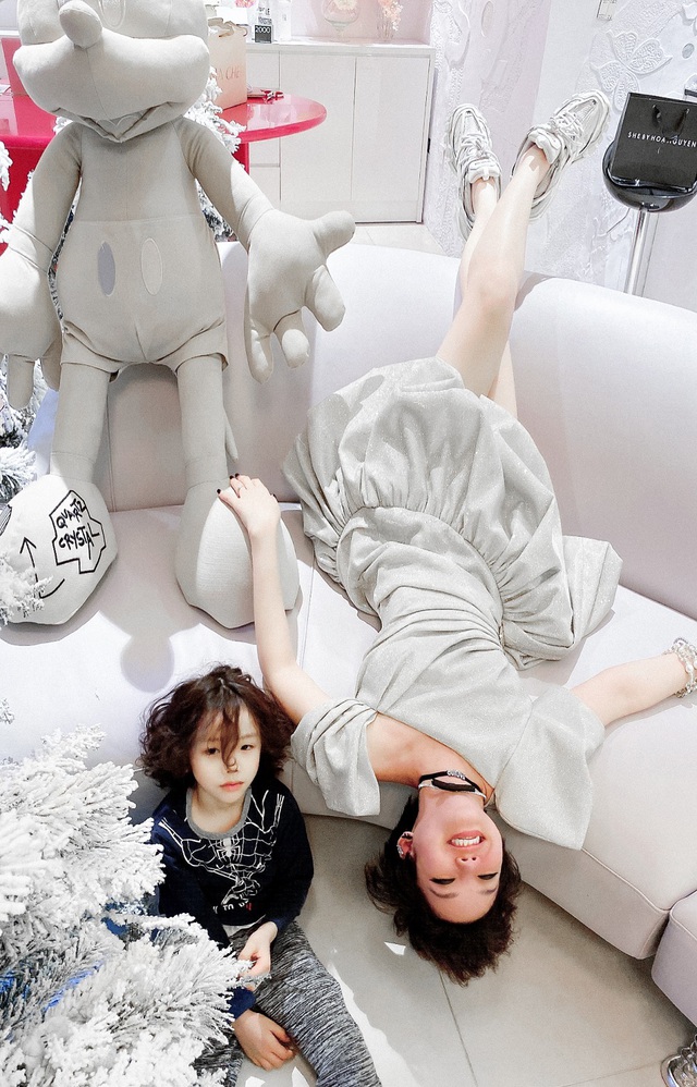 NTK Ho&agrave; Nguyễn: &ldquo;Tận dụng những thứ th&ocirc;ng minh, cuộc sống sẽ đơn giản hơn nhiều&rdquo; - Ảnh 3.