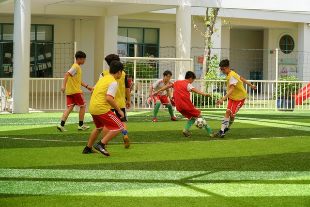 Bồi đắp một thế hệ trẻ khoẻ thể chất và “fair play” từ các sân chơi thể thao học đường - Ảnh 1.