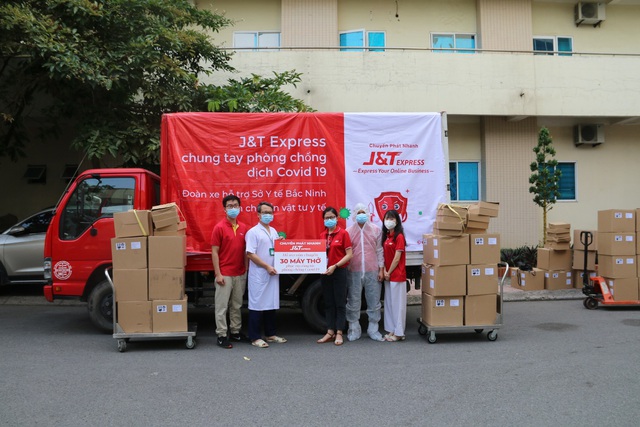 Chuyển phát nhanh J&T Express tiếp sức cùng Việt Nam chống dịch COVID-19 - Ảnh 1.