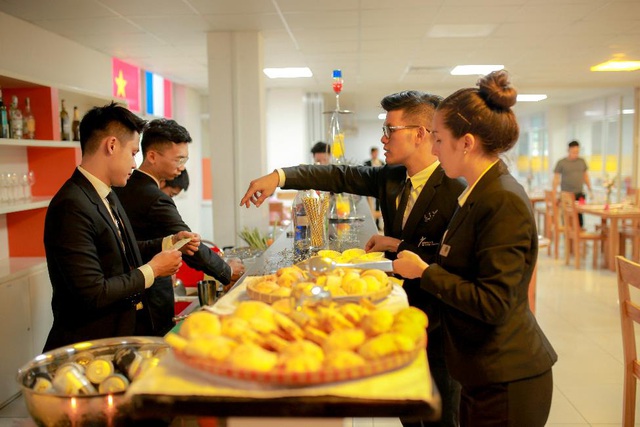 “Du học Pháp” chuẩn mực với chương trình Cử nhân Nhà hàng - Khách sạn ĐH CY Cergy Paris ngay tại Việt Nam - Ảnh 2.