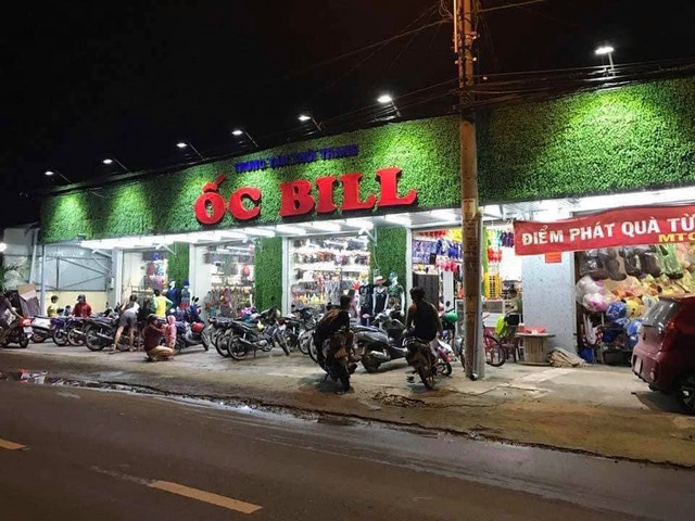 Mua h&agrave;ng nhập khẩu tại trung t&acirc;m thời trang Ốc Bill - Ảnh 2.