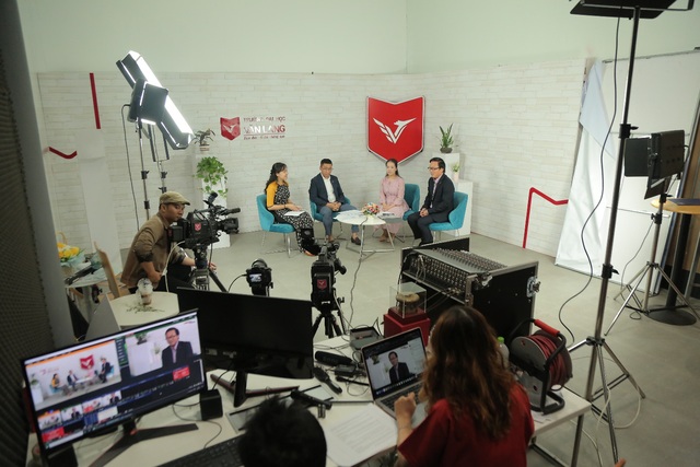 Truyền thông đa phương tiện: Thêm lựa chọn cho thí sinh thích nhóm ngành PR - Truyền thông tại Đại học Văn Lang - Ảnh 2.