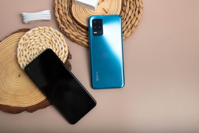 Sân chơi smartphone 5G tại Việt Nam: “Nóng” hơn với sự xuất hiện của realme 8 5G, vô vàn tính năng ưu việt - Ảnh 1.