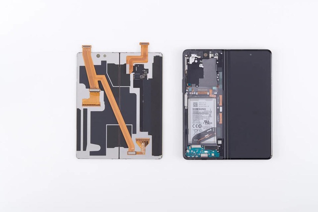 Galaxy Z Fold3, chuyện chưa kể về thiết kế chống nước và bút S-Pen - Ảnh 4.