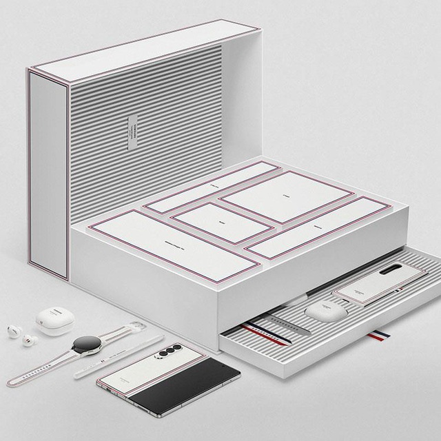 Galaxy Z Thom Browne phiên bản 2021: Lư…