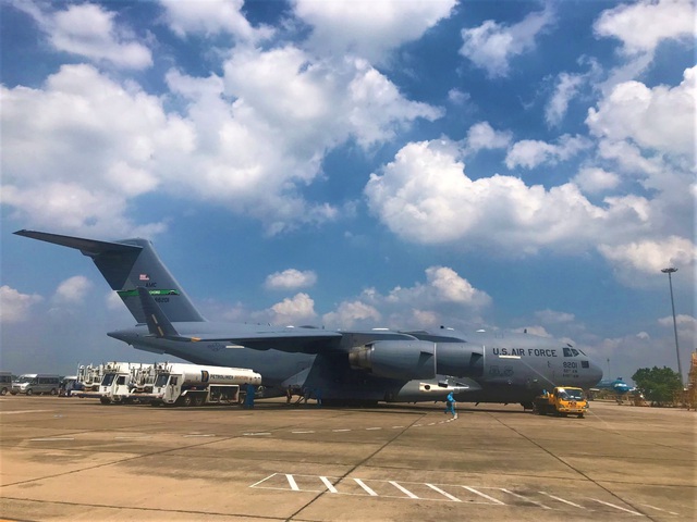 Petrolimex Aviation tra nạp nhiên liệu cho đoàn chuyên cơ Phó Tổng thống Mỹ Kamala Harris - Ảnh 1.