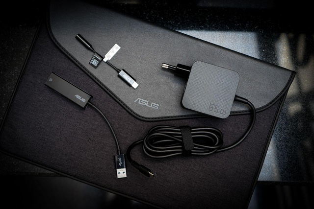 Đánh giá ZenBook UX325: Chiếc laptop khẳng định chiến lược trang bị màn hình OLED cho các sản phẩm tương lai của ASUS - Ảnh 2.