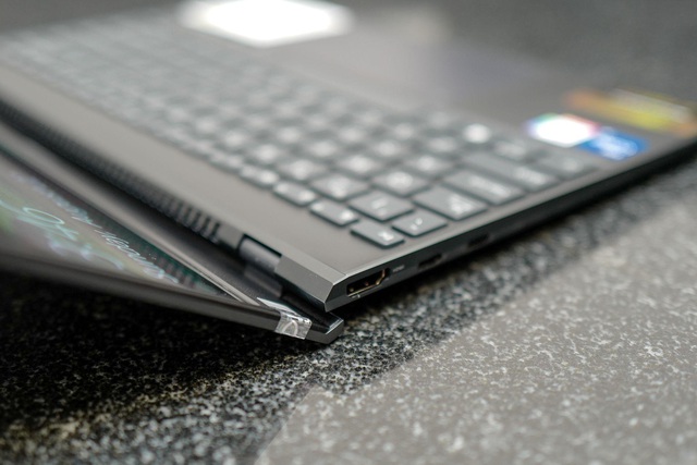 Đánh giá ZenBook UX325: Chiếc laptop khằng định chiến lược trang bị màn hình OLED cho các sản phẩm tương lai của ASUS - Ảnh 3.