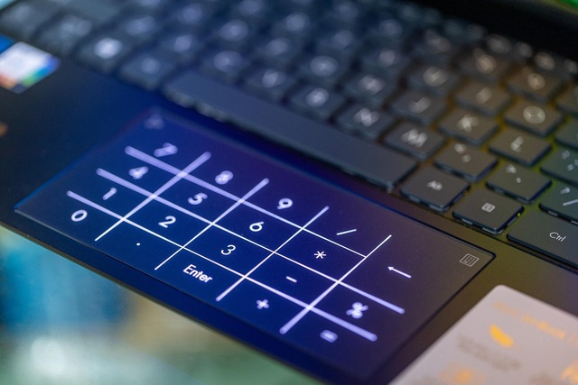 Đánh giá ZenBook UX325: Chiếc laptop khẳng định chiến lược trang bị màn hình OLED cho các sản phẩm tương lai của ASUS - Ảnh 5.
