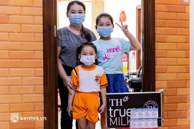 Ấm lòng mùa dịch: Trân quý những ly sữa tươi sạch tiếp sức trẻ nhỏ Sài Gòn - Ảnh 4.