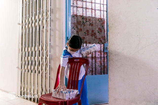 Ấm lòng mùa dịch: Trân quý những ly sữa tươi sạch tiếp sức trẻ nhỏ Sài Gòn - Ảnh 5.