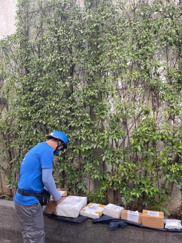 Nhận hàng từ shipper, cộng đồng mạng mừng hơn bắt được vàng cùng loạt chia sẻ nghe ấm lòng ngày dịch - Ảnh 5.