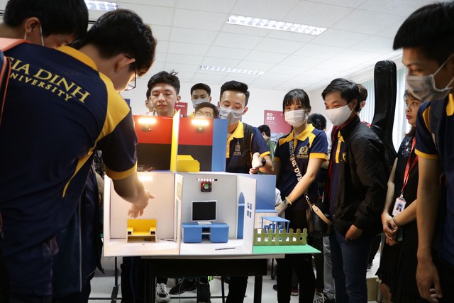Học đại học chỉ trong 3 năm, sinh vi&ecirc;n sớm c&oacute; việc l&agrave;m - Ảnh 2.