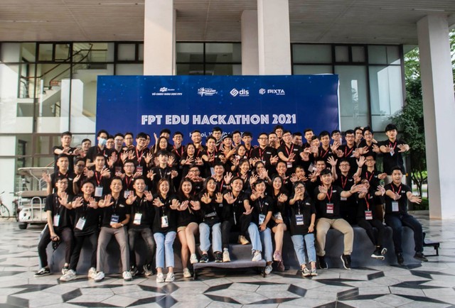 S&aacute;ng l&ecirc;n lớp code, chiều v&agrave;o ph&ograve;ng lab&hellip; lại code, sinh vi&ecirc;n CNTT trường n&agrave;y vẫn c&oacute; đủ c&aacute;ch t&igrave;m niềm vui - Ảnh 4.