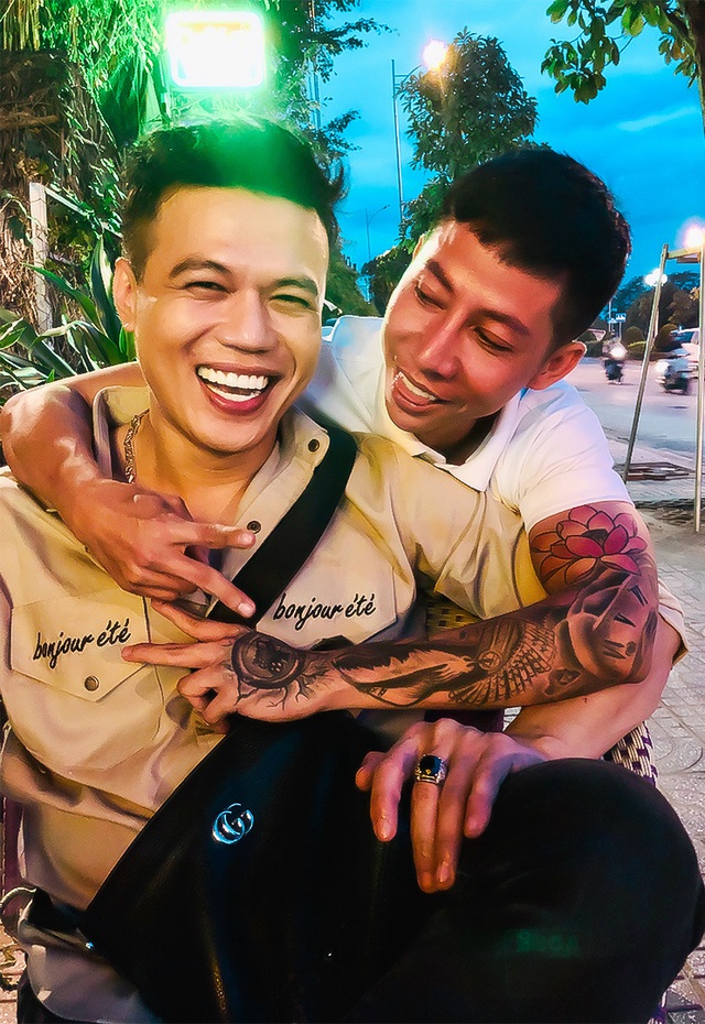 Đạo diễn các MV đình đám bất ngờ trở thành TikToker hài hước, siêu lầy - Ảnh 5.