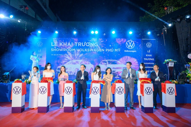 Đại lý 4S VW Hoàng Gia theo tiêu chuẩn toàn cầu mới tại Việt Nam - Ảnh 1.