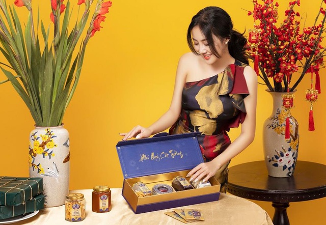Bí quyết chọn quà Tết doanh nghiệp “sang” trong thiết kế, “trọng” ở tấm lòng - Ảnh 3. Bí quyết chọn quà Tết doanh nghiệp “sang” trong thiết kế, “trọng” ở tấm lòng - Ảnh 3.