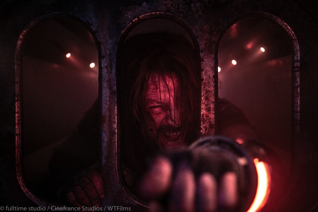 Địa Đạo Đẫm M&aacute;u - H&agrave;nh tr&igrave;nh sinh tồn kinh ho&agrave;ng trong đường ống chật hẹp - Ảnh 3.