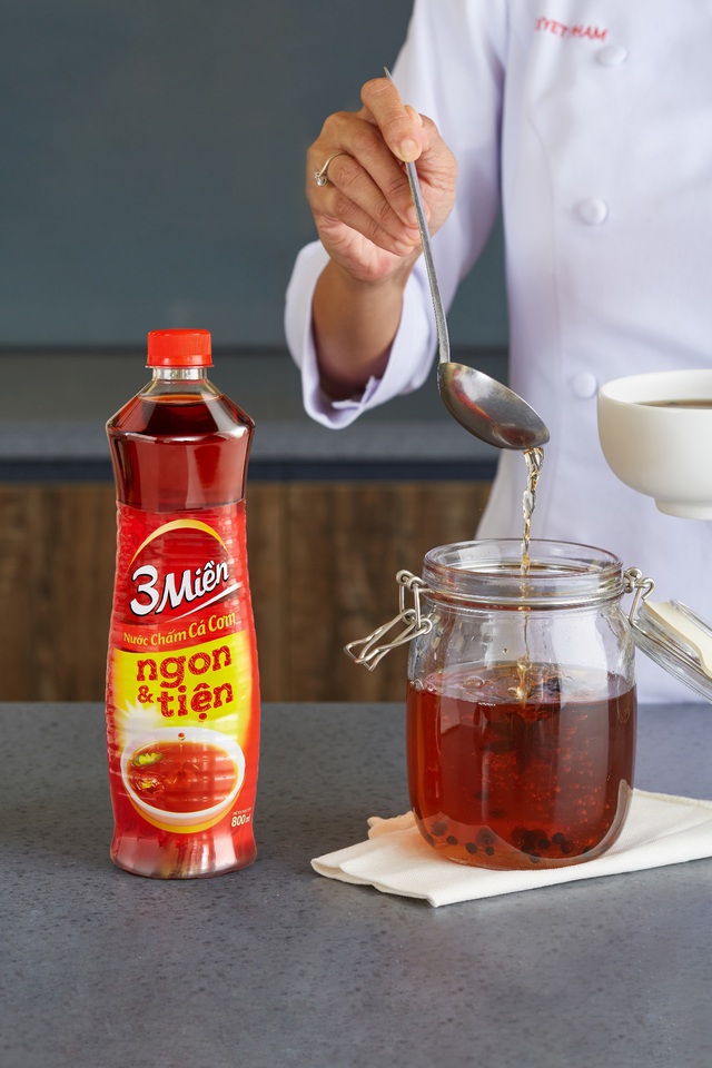 Cùng Chef Tuyết Phạm vào bếp “giải ngán” mùa Tết với dưa món chua ngọt giòn ngon chuẩn vị - Ảnh 4.