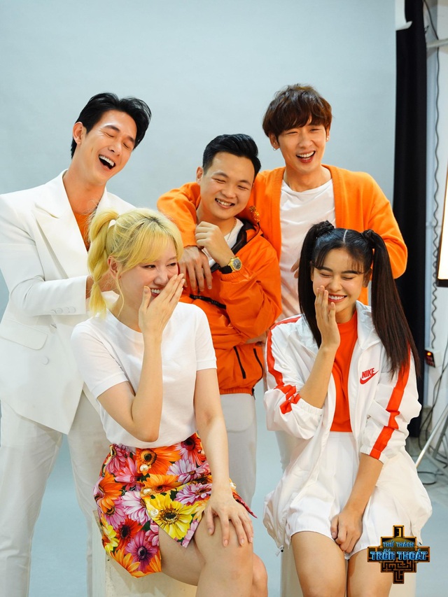 Đội hình Thử Thách Trốn Thoát lộ diện đủ 5 thành viên, fan tò mò về show thực tế Trốn Thoát tiên phong tại Việt Nam - Ảnh 1.
