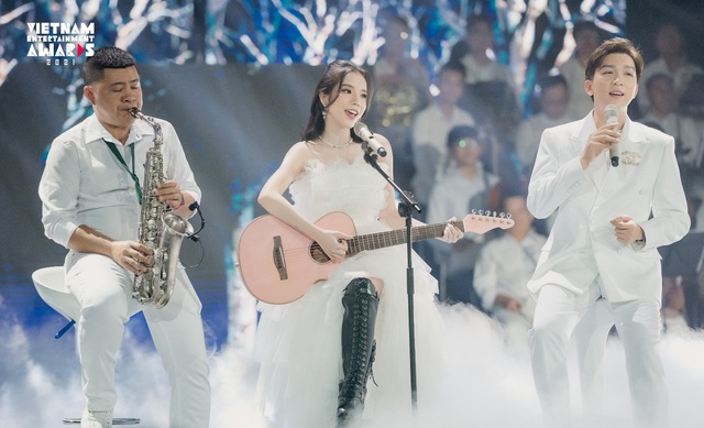 Đêm Gala Trao Giải sự kiện Vietnam Entertainment Awards 2021 - nơi những tài năng được tôn vinh - Ảnh 3.