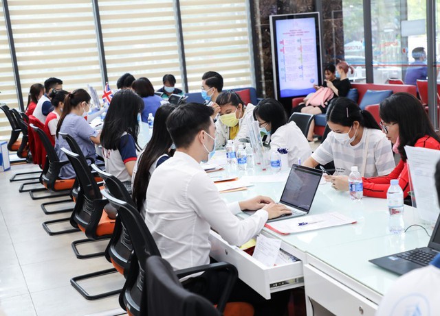 Ngay sau Tết Nguy&ecirc;n đ&aacute;n, th&iacute; sinh c&oacute; thể nộp hồ sơ x&eacute;t tuyển học bạ v&agrave;o UEF - Ảnh 1.