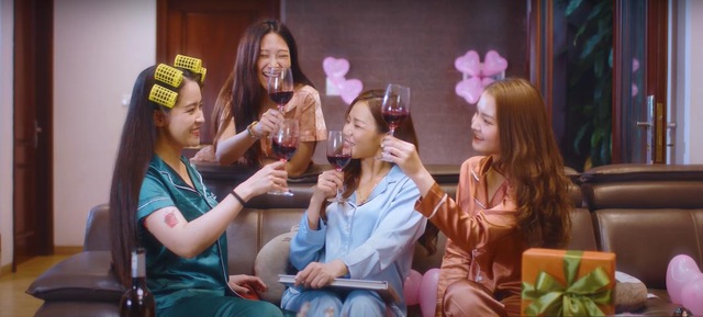 Hương Ly tung MV cưới Vui Lắm Nha, cái kết đẹp cho trend nhạc cưới năm Tân Sửu - Ảnh 2.