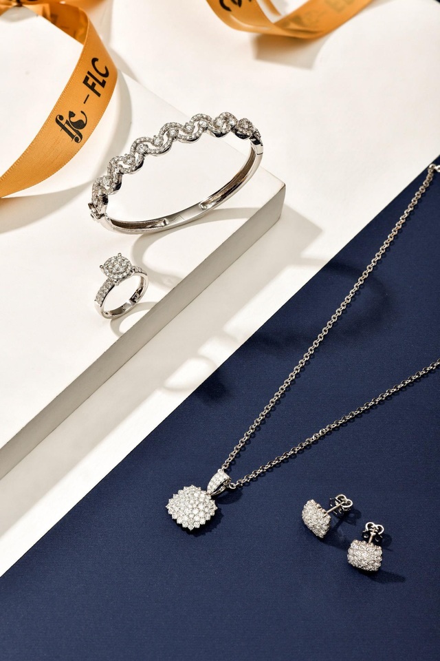 FJC ra mắt bộ trang sức kim cương cao cấp dành riêng cho dịp Valentine - Ảnh 2.