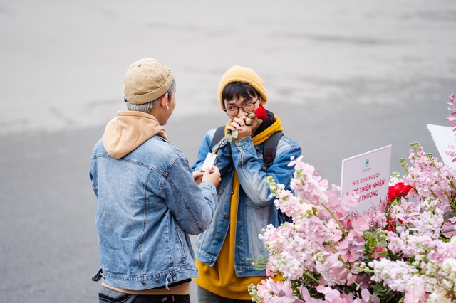 Hé lộ “nhân vật” được Ecopark tỏ tình bằng 99.999 bông hoa hồng trong Valentine? - Ảnh 3.