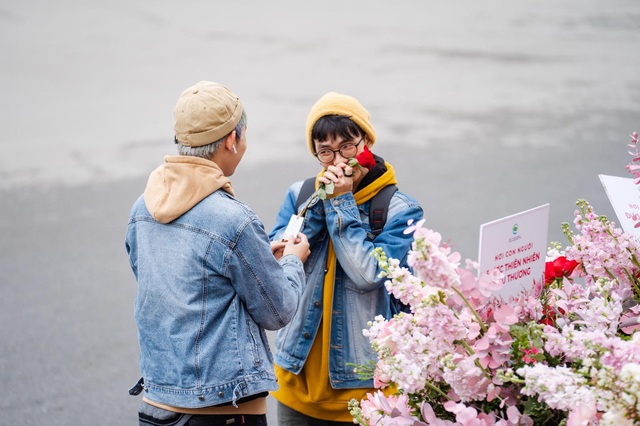 Hé lộ “nhân vật” được Ecopark tỏ tình bằng 99.999 bông hoa hồng trong ngày Valentine! - Ảnh 4.