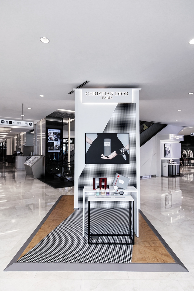 DIOR khai trương showroom nước hoa cao cấp tại trung tâm thương mại Saigon Centre - Ảnh 1.