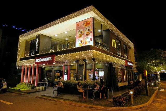 McDonald’s khai trương cửa hàng đầu tiên tại Nha Trang - Ảnh 3.