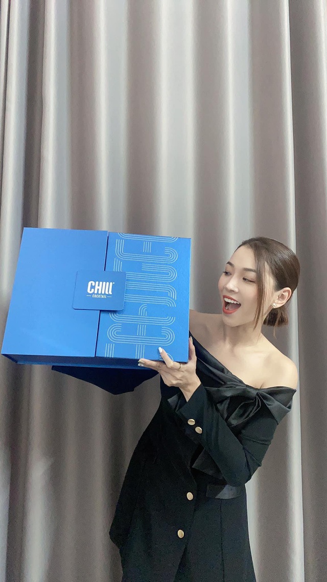 C&oacute; g&igrave; trong hộp qu&agrave; đang khiến c&aacute;c bạn trẻ quyết t&acirc;m săn t&igrave;m bằng được? - Ảnh 1.