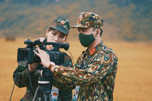 Trương Thủy Tiên - Nữ BTV trẻ nhất đang “giữ sóng” chương trình Truyền hình Quân đội nhân dân - Ảnh 3.