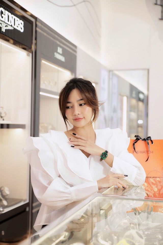 C&aacute;ch biến đồng hồ th&agrave;nh điểm nhấn c&acirc;n trọn mọi phong c&aacute;ch của gen Z - Ảnh 5.