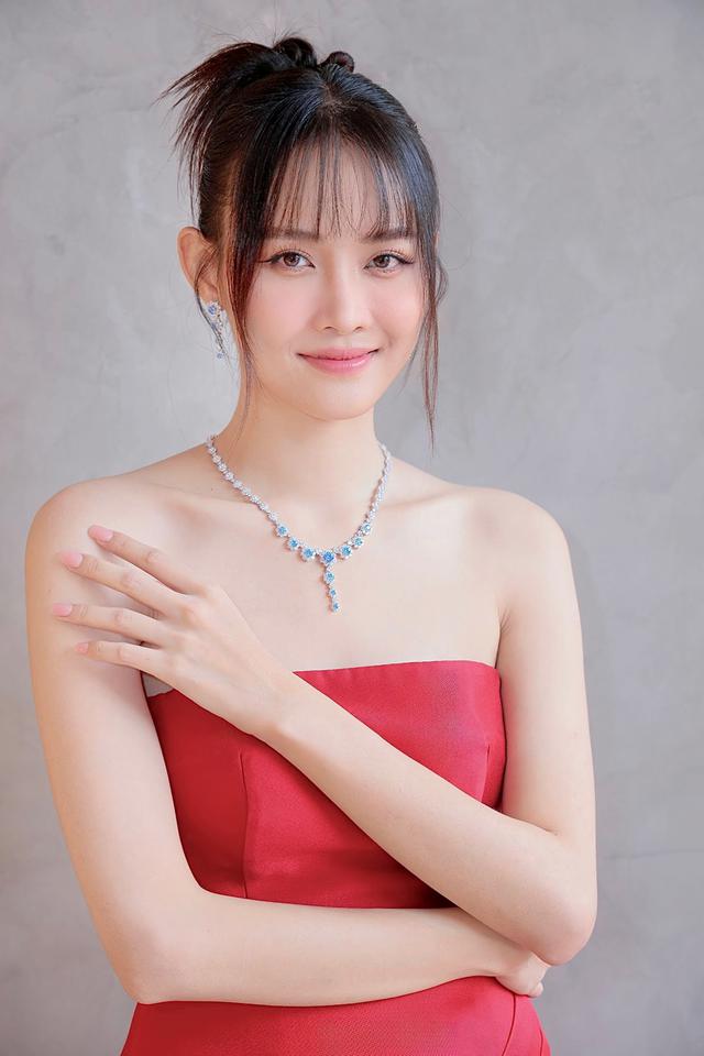 Cặp đ&ocirc;i Duy&ecirc;n Kiếp Bạch C&ocirc;ng Khanh v&agrave; Trương Mỹ Nh&acirc;n g&oacute;p mặt tại sự kiện khai trương cửa h&agrave;ng NTJ Flagship - Ảnh 5.