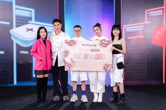 Top 24 FashUp 2022 by TikTok &ldquo;ch&agrave;o s&acirc;n&rdquo; đầy kịch t&iacute;nh với thử th&aacute;ch từ Maybelline - Ảnh 3.
