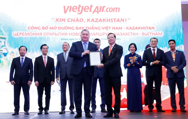 Cùng du khách Kazakhstan khám phá Việt Nam với đường bay thẳng Vietjet - Ảnh 1.