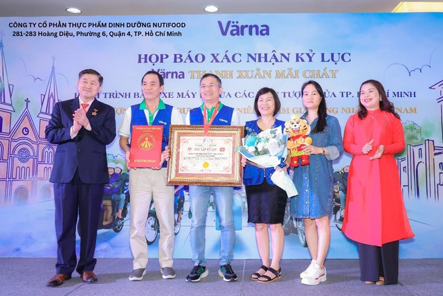 C&ugrave;ng V&auml;rna tham gia chuyến phượt thanh xu&acirc;n quanh TP.HCM - lập kỷ lục Việt Nam - Ảnh 2.