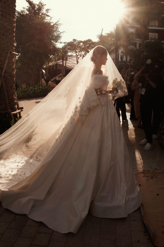 Brides by Olivia - Thương hiệu đứng sau siêu phẩm váy cưới của loạt sao Việt là ai? - Ảnh 1.