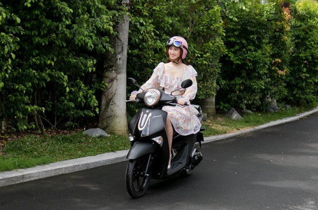 D&agrave;n hậu Miss World &ldquo;mười ph&acirc;n vẹn mười&rdquo; b&ecirc;n Yamaha Janus - Ảnh 5.