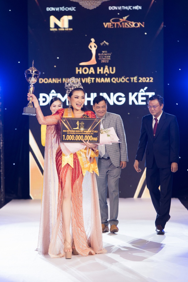 Tỏa sáng tại đêm chung kết, CEO Trần Diễm My trở thành Hoa hậu Doanh nhân Việt Nam Quốc tế 2022 - Ảnh 3.