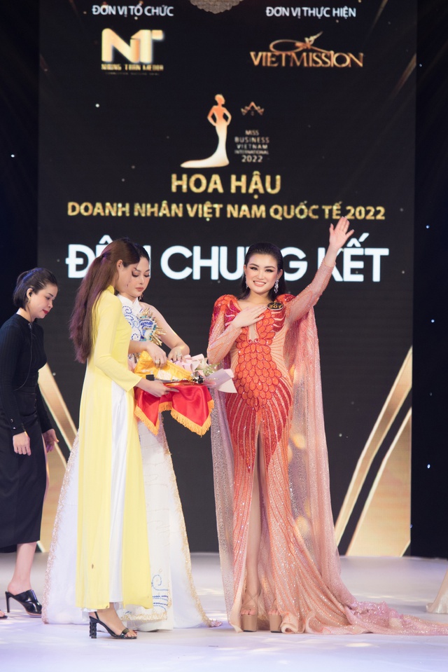 Tỏa sáng tại đêm chung kết, CEO Trần Diễm My trở thành Hoa hậu Doanh nhân Việt Nam Quốc tế 2022 - Ảnh 4.