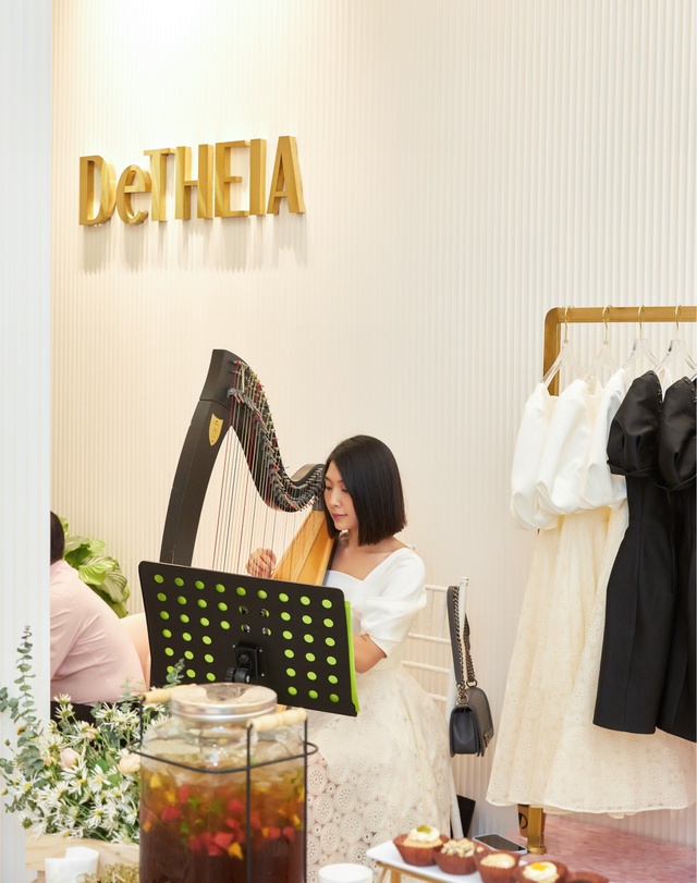 DeTHEIA - thương hiệu thời trang thiết kế cao cấp của Tổng C&ocirc;ng Ty MAY 10 khai trương ngay tr&ecirc;n phố B&agrave; Triệu - Ảnh 8.