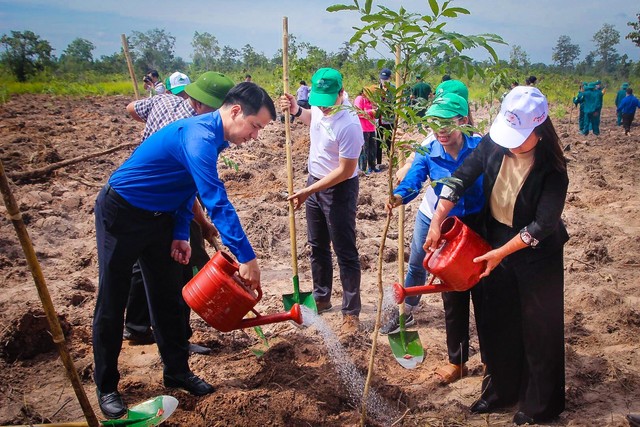 Tổng kết “Triệu cây xanh - Vì một Việt Nam xanh 2022: Nhiều “trái ngọt” từ nỗ lực bền bỉ vì cộng đồng - Ảnh 2.