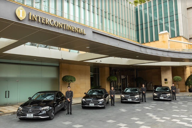 Mercedes-Benz Haxaco bàn giao lô xe sang cho khách sạn InterContinental Saigon - Ảnh 2.