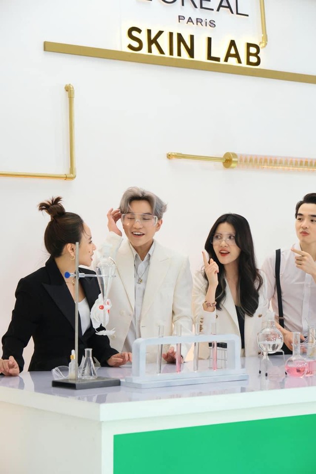 Ngọc Phước khoe kiến thức skincare trước Call Me Duy, Luna Đào trong The Skin Lab Show - Ảnh 1.