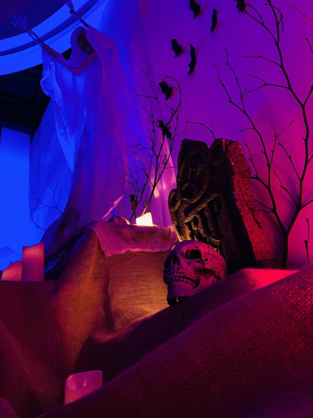 &ldquo;Th&oacute;t tim&rdquo; khi đến văn ph&ograve;ng trong dịp Halloween - Ảnh 3.